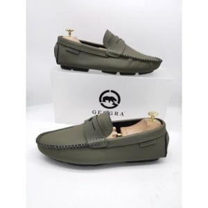 Mocassin Gentleman vert par GEOGRA– Finition Cuir Artisanal