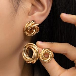 Boucles d'Oreilles Chic en Nœud Tressé Doré - Design Minimaliste et Géométrique