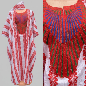 Robe Boubou Traditionnelle Blanche et Rouge – Plastron Brodé Multicolore et Foulard Assorti