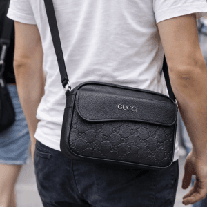 Sac Bandoulière Noir Imprimé Monogramme – Style Urbain & Chic